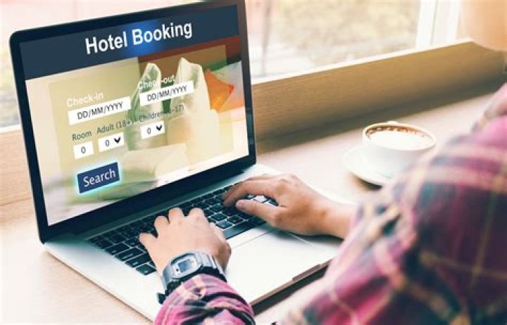 Never Book a Hotel Room Using This Site, Experts Say